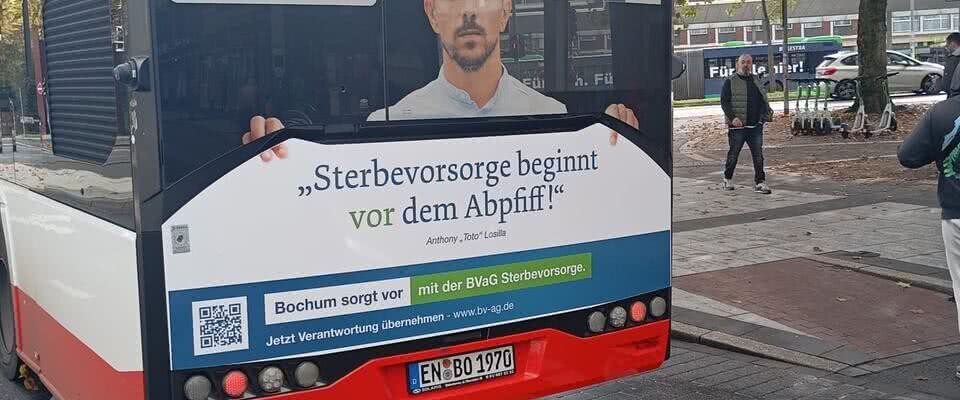 Der BVaG Bus rollt nun über Bochums Straßen